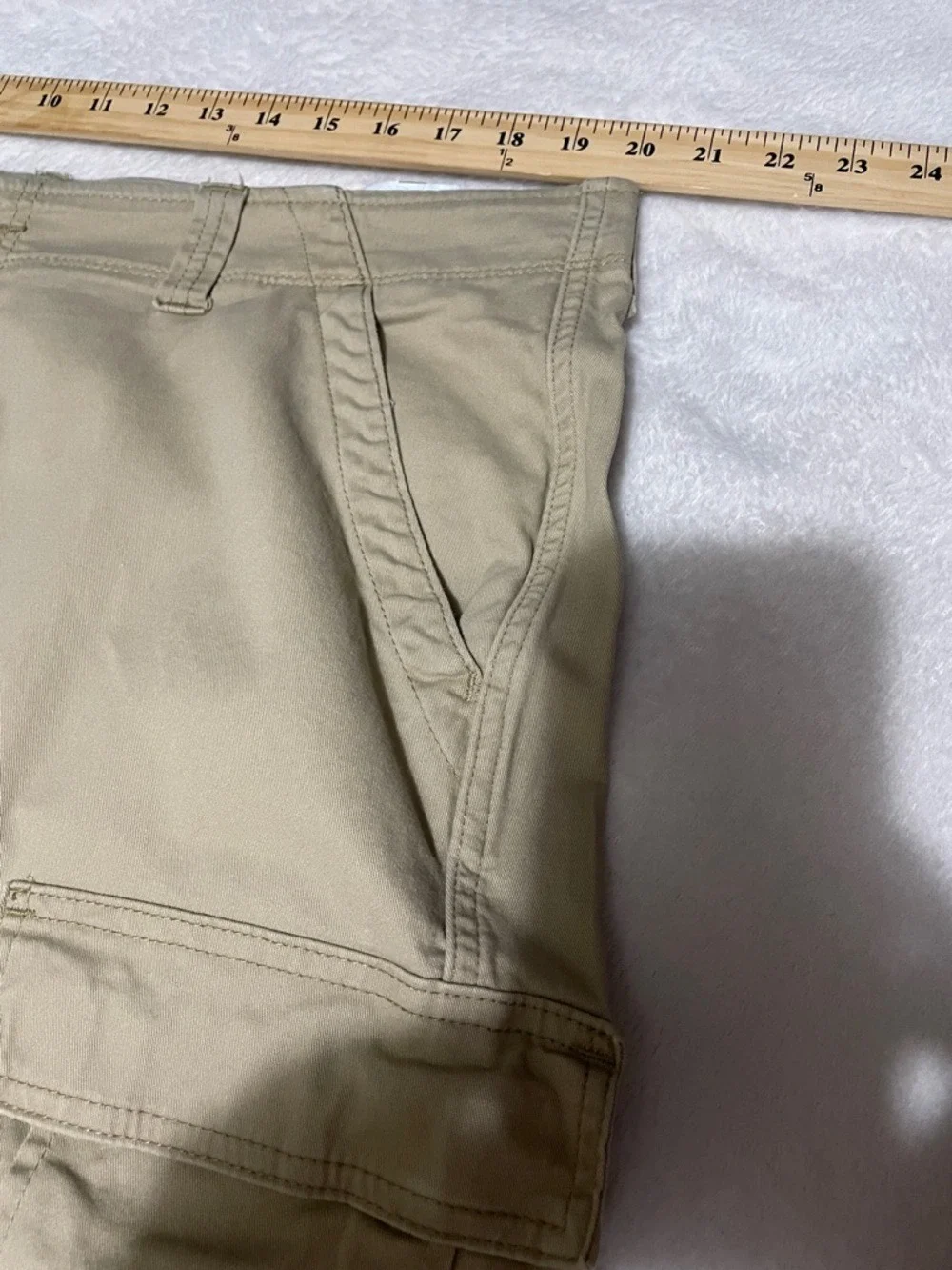 Wrangler Men's Stretch Cargo Shorts in Khaki Sz 40